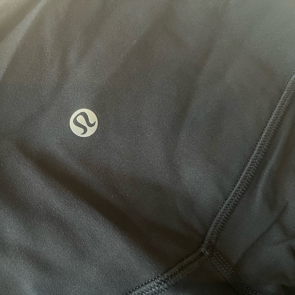 Lululemon Aligns 25” with Pockets - Picture 7 of 11